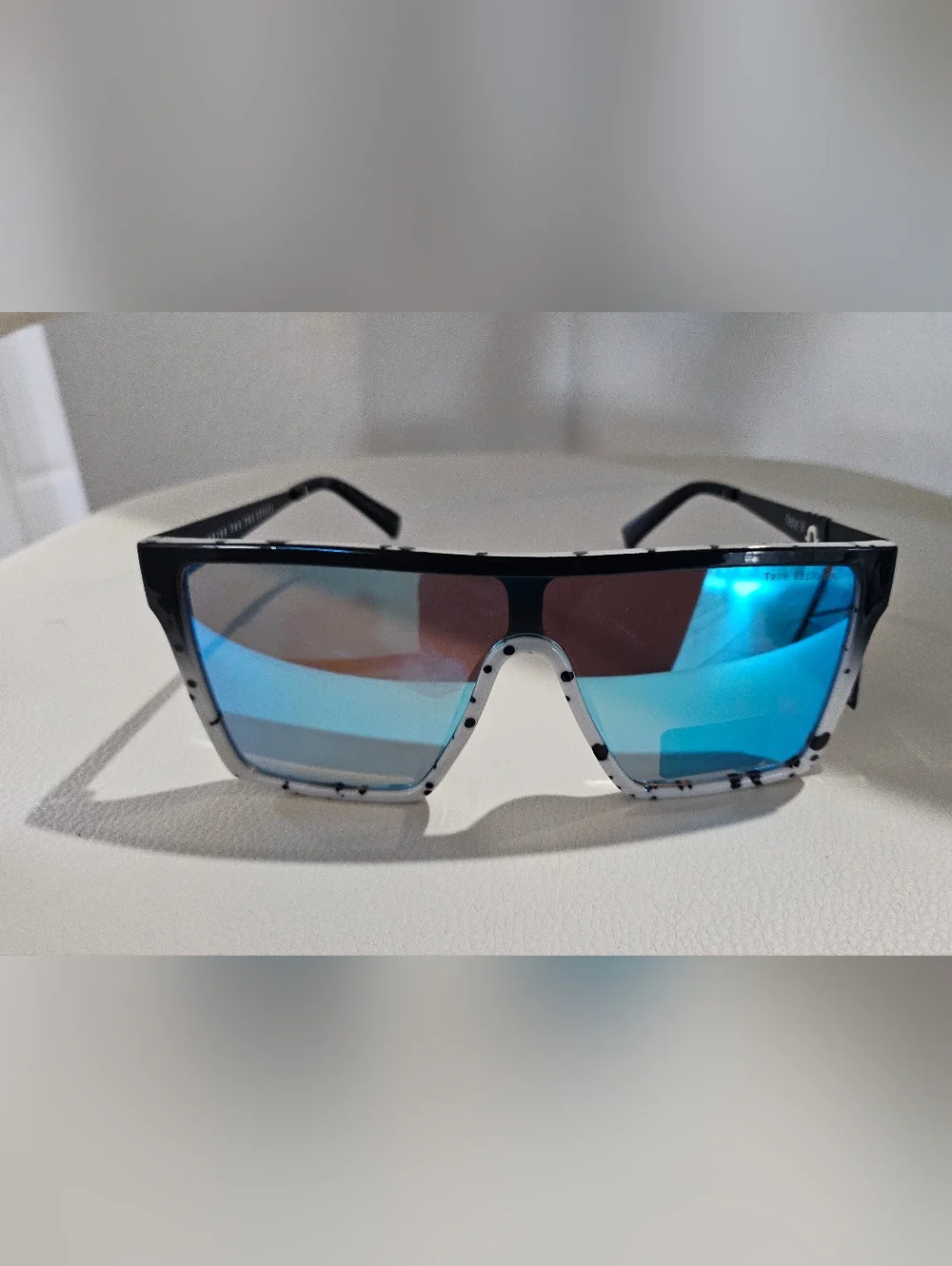 True Religion Shield Sunglasses Blue Mirrored Lens Black White Speckle UV400 - Picture 2 of 6